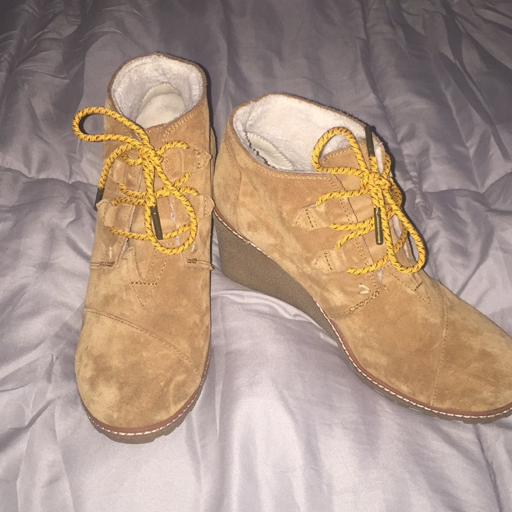 Toms wedge booties